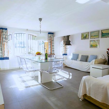 Suitur Beachfront Apartment Roc De Sant Gaieta Roda de Bará Eksteriør billede