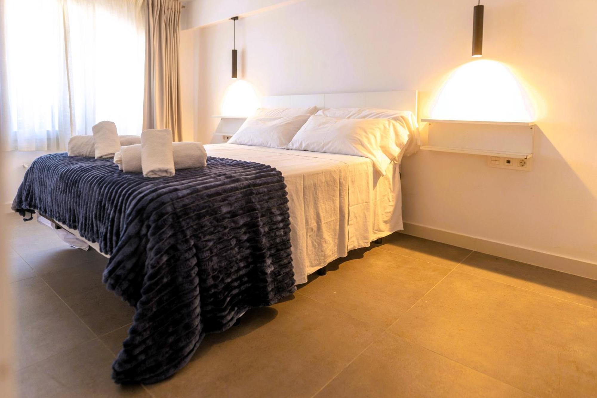 Suitur Beachfront Apartment Roc De Sant Gaieta Roda de Bará Eksteriør billede